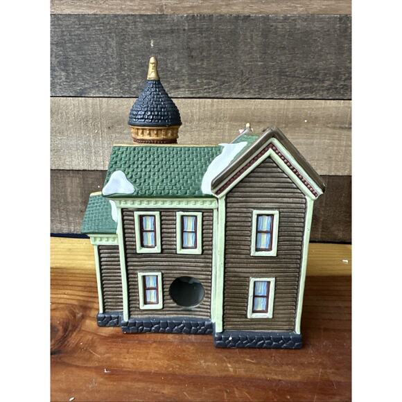 Santa's Workbench Collection - Talbot Place - Towne Series 479-2602 - Christmas - Picture 3 of 6